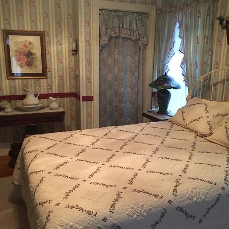 Raindrops On Roses Bed & Breakfast Herkimer Ngoại thất bức ảnh